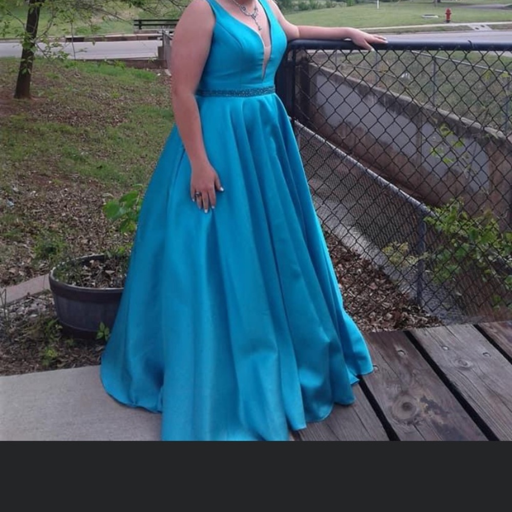 V-neck long prom dress